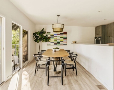 2753 La Cuesta Drive - Photo Thumbnail 11