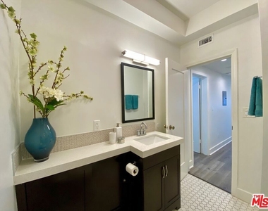 6081 Pickford Place - Photo Thumbnail 14