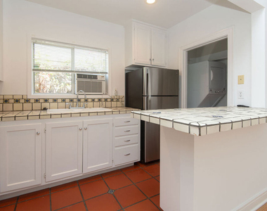 522 N Alta Vista Boulevard - Photo Thumbnail 1