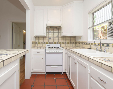522 N Alta Vista Boulevard - Photo Thumbnail 2