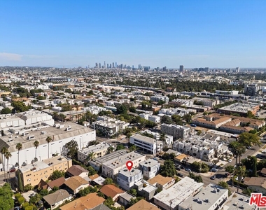6117 1/2 Fountain Avenue - Photo Thumbnail 27