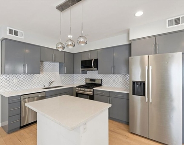 6117 1/2 Fountain Avenue - Photo Thumbnail 12