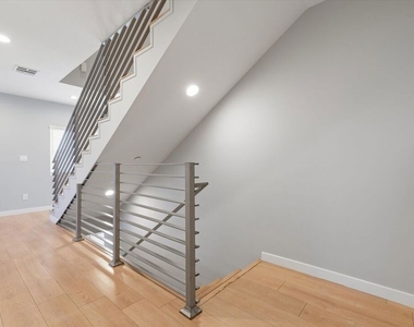 6117 1/2 Fountain Avenue - Photo Thumbnail 7