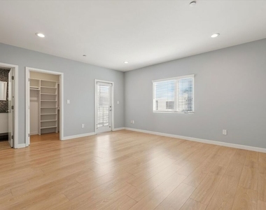 6117 1/2 Fountain Avenue - Photo Thumbnail 19