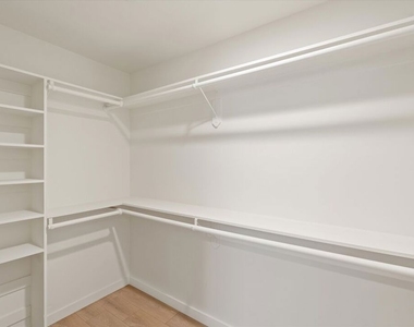 6117 1/2 Fountain Avenue - Photo Thumbnail 4