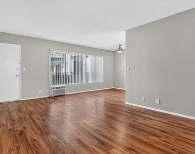 5361 Russell Avenue - Photo Thumbnail 10