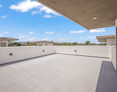 11010 Hortense Street - Photo Thumbnail 31