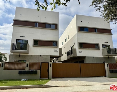 11010 Hortense Street - Photo Thumbnail 36