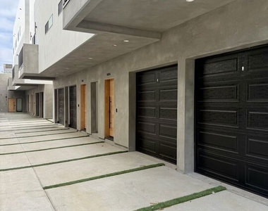 11010 Hortense Street - Photo Thumbnail 35