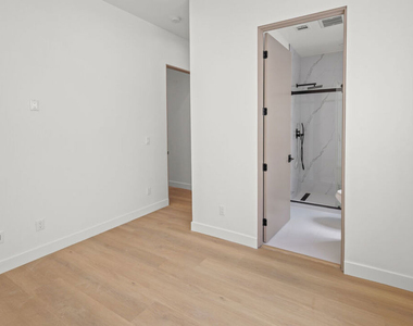 11010 Hortense Street - Photo Thumbnail 22