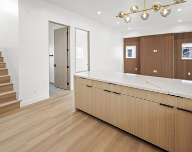 11010 Hortense Street - Photo Thumbnail 3