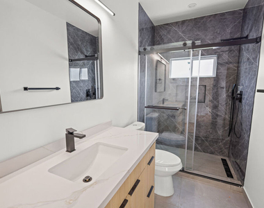 11010 Hortense Street - Photo Thumbnail 9