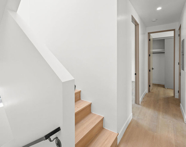 11010 Hortense Street - Photo Thumbnail 4