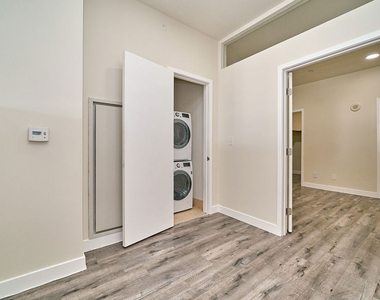 3810 Wilshire Boulevard - Photo Thumbnail 8