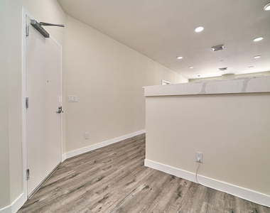 3810 Wilshire Boulevard - Photo Thumbnail 9