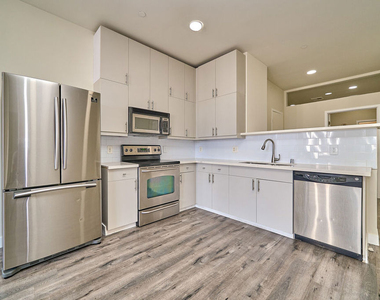 3810 Wilshire Boulevard - Photo Thumbnail 2