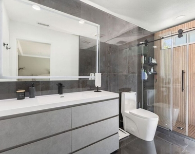 222 Dickenson Avenue - Photo Thumbnail 7