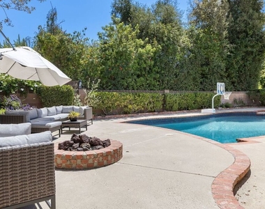 222 Dickenson Avenue - Photo Thumbnail 10