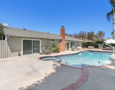 222 Dickenson Avenue - Photo Thumbnail 11