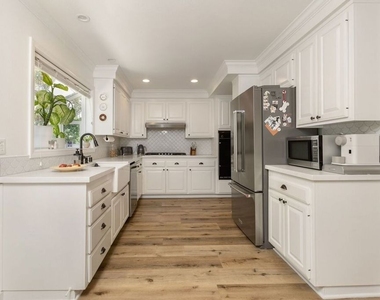 222 Dickenson Avenue - Photo Thumbnail 5