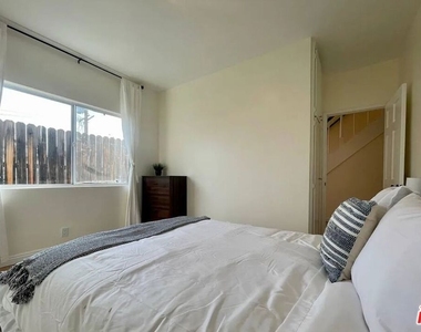 1141 19th Street - Photo Thumbnail 17