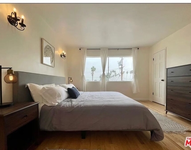 1141 19th Street - Photo Thumbnail 15