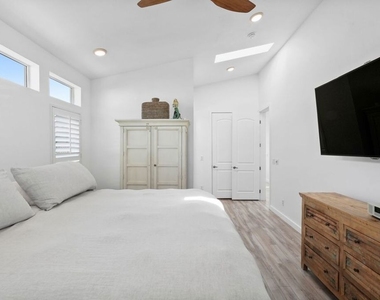 29500 Heathercliff Road - Photo Thumbnail 18