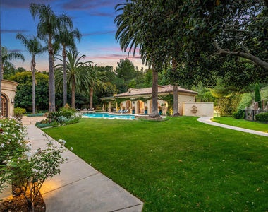 70 Beverly Parkway - Photo Thumbnail 28