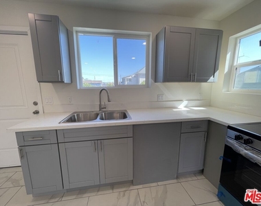 1363 23rd St Street - Photo Thumbnail 5