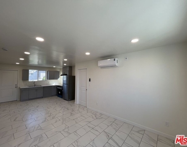 1363 23rd St Street - Photo Thumbnail 7