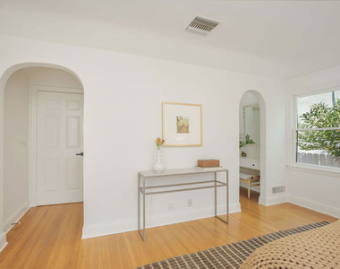 4712 Burnet Avenue - Photo Thumbnail 21