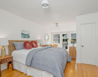 4712 Burnet Avenue - Photo Thumbnail 11