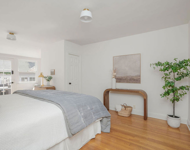 4712 Burnet Avenue - Photo Thumbnail 12
