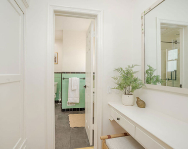4712 Burnet Avenue - Photo Thumbnail 22