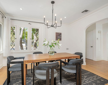 4712 Burnet Avenue - Photo Thumbnail 5