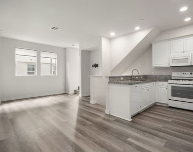 14122 W Willow Lane - Photo Thumbnail 6