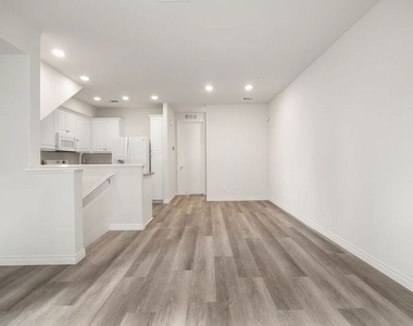 14122 W Willow Lane - Photo Thumbnail 4