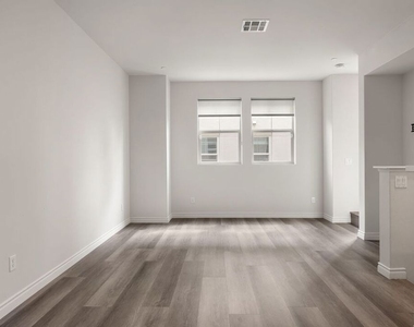 14122 W Willow Lane - Photo Thumbnail 7