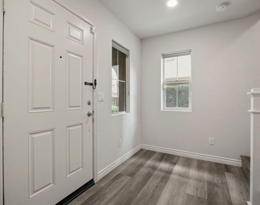 14122 W Willow Lane - Photo Thumbnail 2