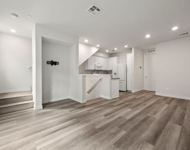 14122 W Willow Lane - Photo Thumbnail 5