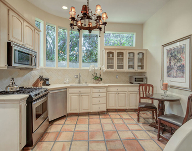 2880 Nichols Canyon Road - Photo Thumbnail 21
