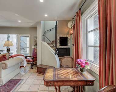 2880 Nichols Canyon Road - Photo Thumbnail 17