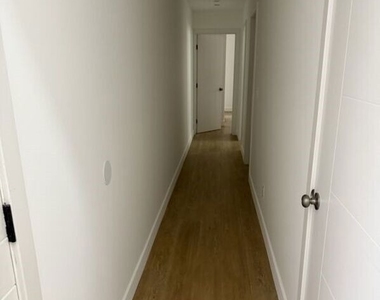 227 N Park View Street - Photo Thumbnail 6