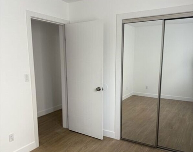 227 N Park View Street - Photo Thumbnail 10