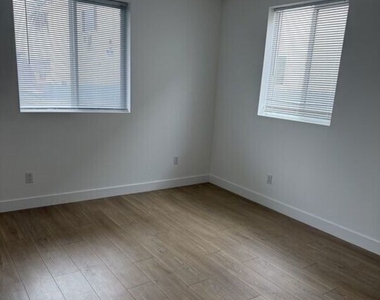 227 N Park View Street - Photo Thumbnail 8