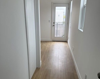 227 N Park View Street - Photo Thumbnail 4