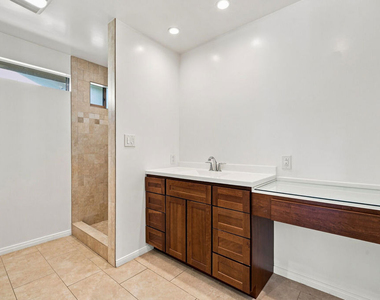 5631 Columbus Avenue - Photo Thumbnail 31