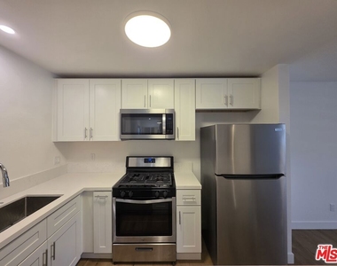 1260 Vin Scully Avenue - Photo Thumbnail 7