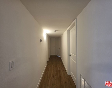 1260 Vin Scully Avenue - Photo Thumbnail 38