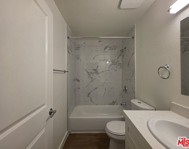 1260 Vin Scully Avenue - Photo Thumbnail 21